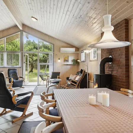 Erlinda - 3-1km From The Sea By Interhome Feriehus