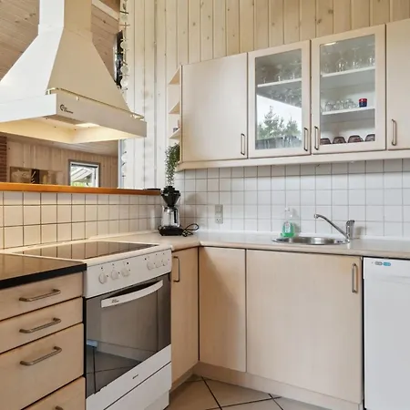 Erlinda - 3-1km From The Sea By Interhome Feriehus *